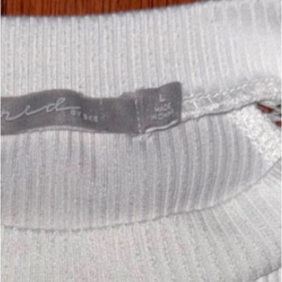 Red by BKE White Lace Sleeve Women's Top, large - Picture 7 of 7